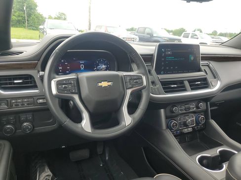 Used 2023 Chevrolet Tahoe Premier AWD/4WD image 19