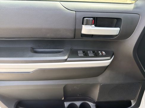 Used 2019 Toyota Tundra SR5 AWD/4WD image 18