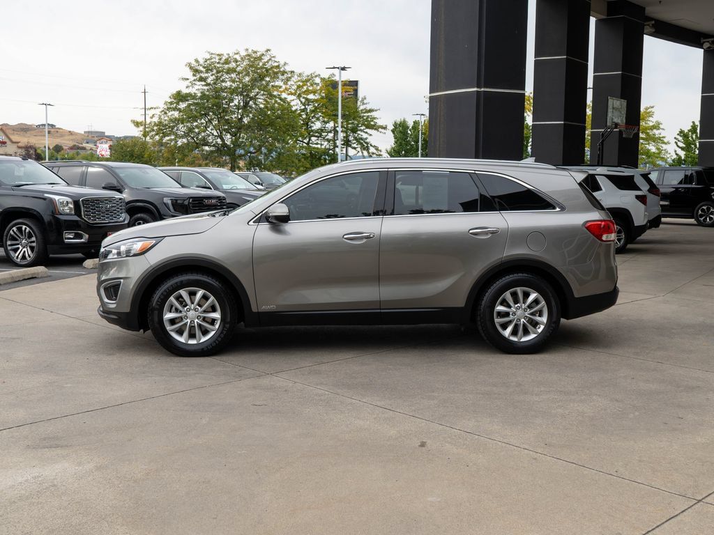 Used 2018 Kia Sorento AWD image 4