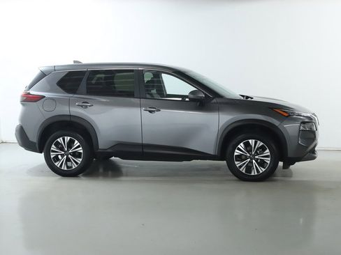 Used 2023 Nissan Rogue SV image 11