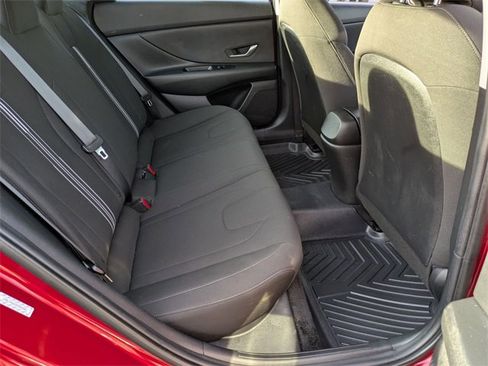 Certified 2023 Hyundai Elantra SEL image 33