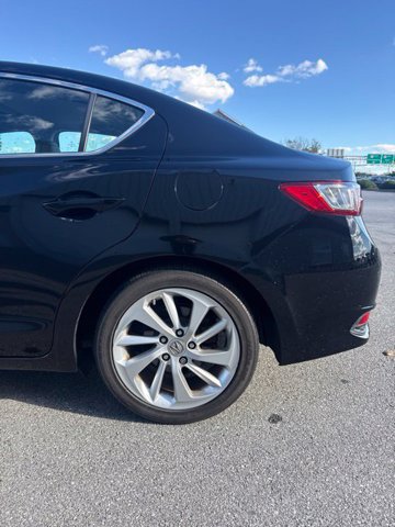 Used 2017 Acura ILX FWD image 4