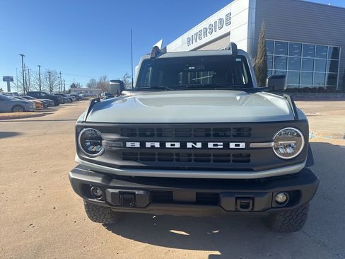 Used 2024 Ford Bronco Black Diamond image 9