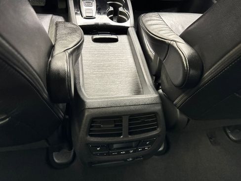 Used 2019 Honda Pilot Touring image 70