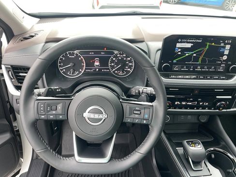 Used 2023 Nissan Rogue SL w/ SL Premium Package image 15