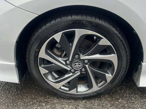 Used 2018 Toyota Corolla iM w/ Carpet Mat Package (TMS) image 16