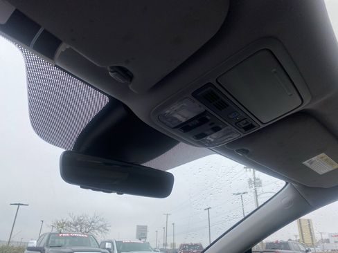 Used 2023 Honda Odyssey Touring image 21