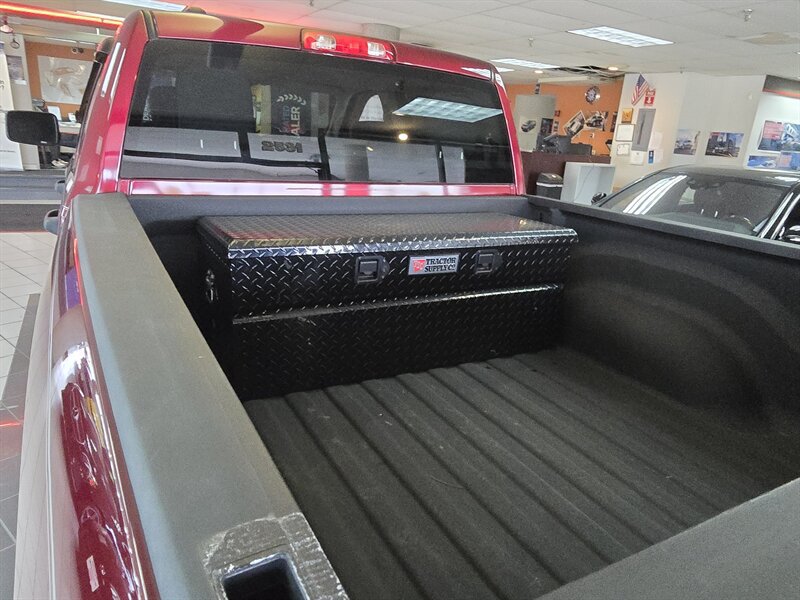 Used 2017 RAM 1500 Express RWD image 28