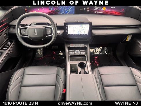 Certified 2025 Lincoln Nautilus Premier w/ Equipment Group 102A image 22