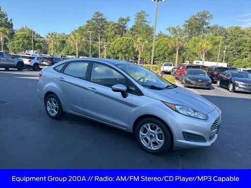 Used 2014 Ford Fiesta SE FWD image 3