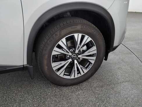 Used 2023 Nissan Rogue SV FWD image 10