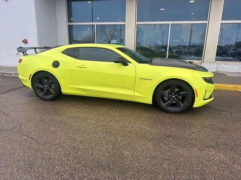 Used 2019 Chevrolet Camaro LT w/ Technology Package image 8