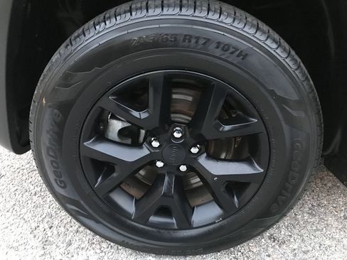 Used 2018 Jeep Cherokee Trailhawk w/ Quick Order Package 27L image 11