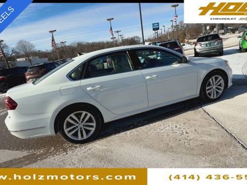 Used 2018 Volkswagen Passat 2.0T SE image 9