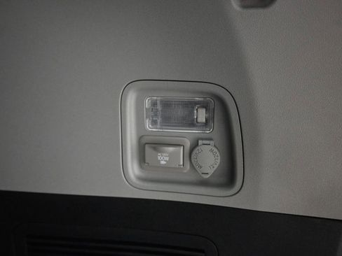 Used 2016 Toyota Sienna SE Premium w/ Protection Package FWD image 65