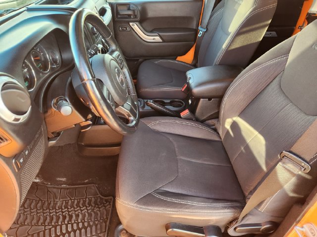 Used 2013 Jeep Wrangler Unlimited Rubicon AWD/4WD image 13