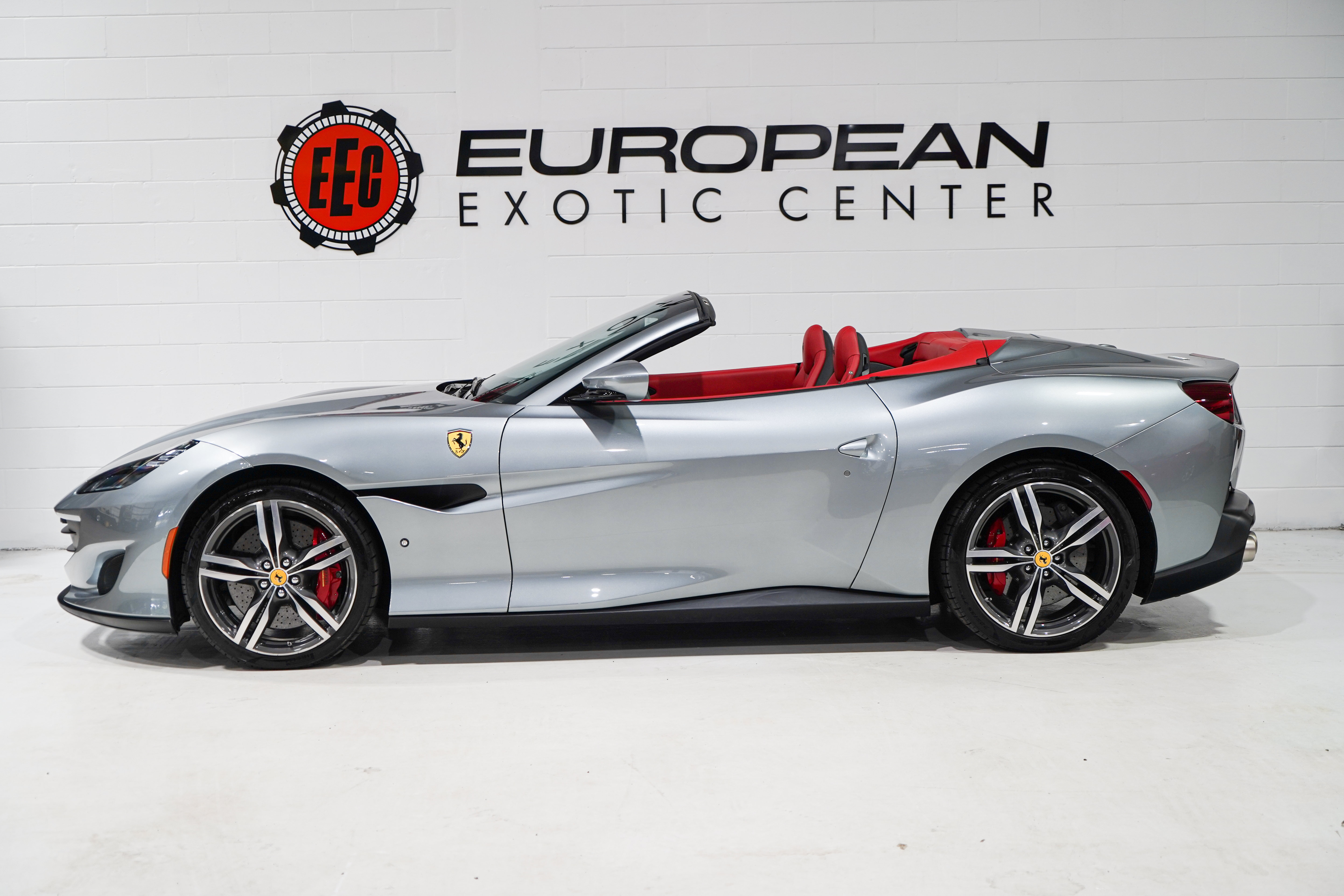 Used 2020 Ferrari Portofino RWD image 7