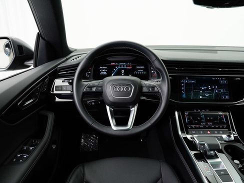 Certified 2025 Audi Q8 Premium Plus w/ Premium Plus Package AWD/4WD image 33