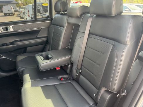 Used 2024 Hyundai Santa Fe Limited AWD/4WD image 37