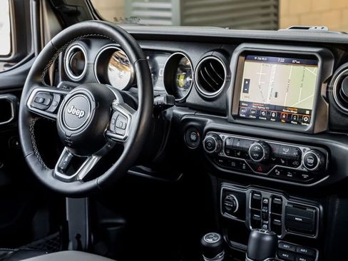 Used 2021 Jeep Wrangler Unlimited Sahara w/ Cold Weather Group AWD/4WD image 39