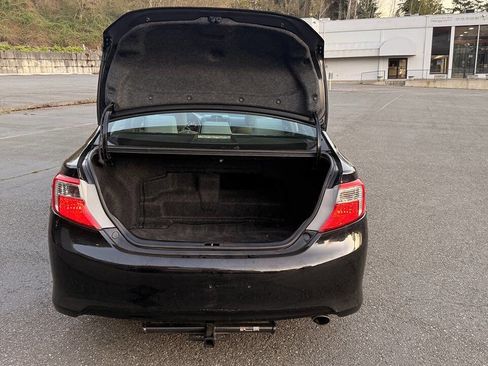 Used 2013 Toyota Camry XLE w/ Leather Pkg image 13