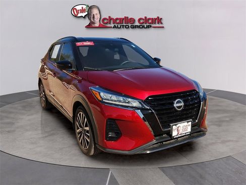 Used 2023 Nissan Kicks SR image 7