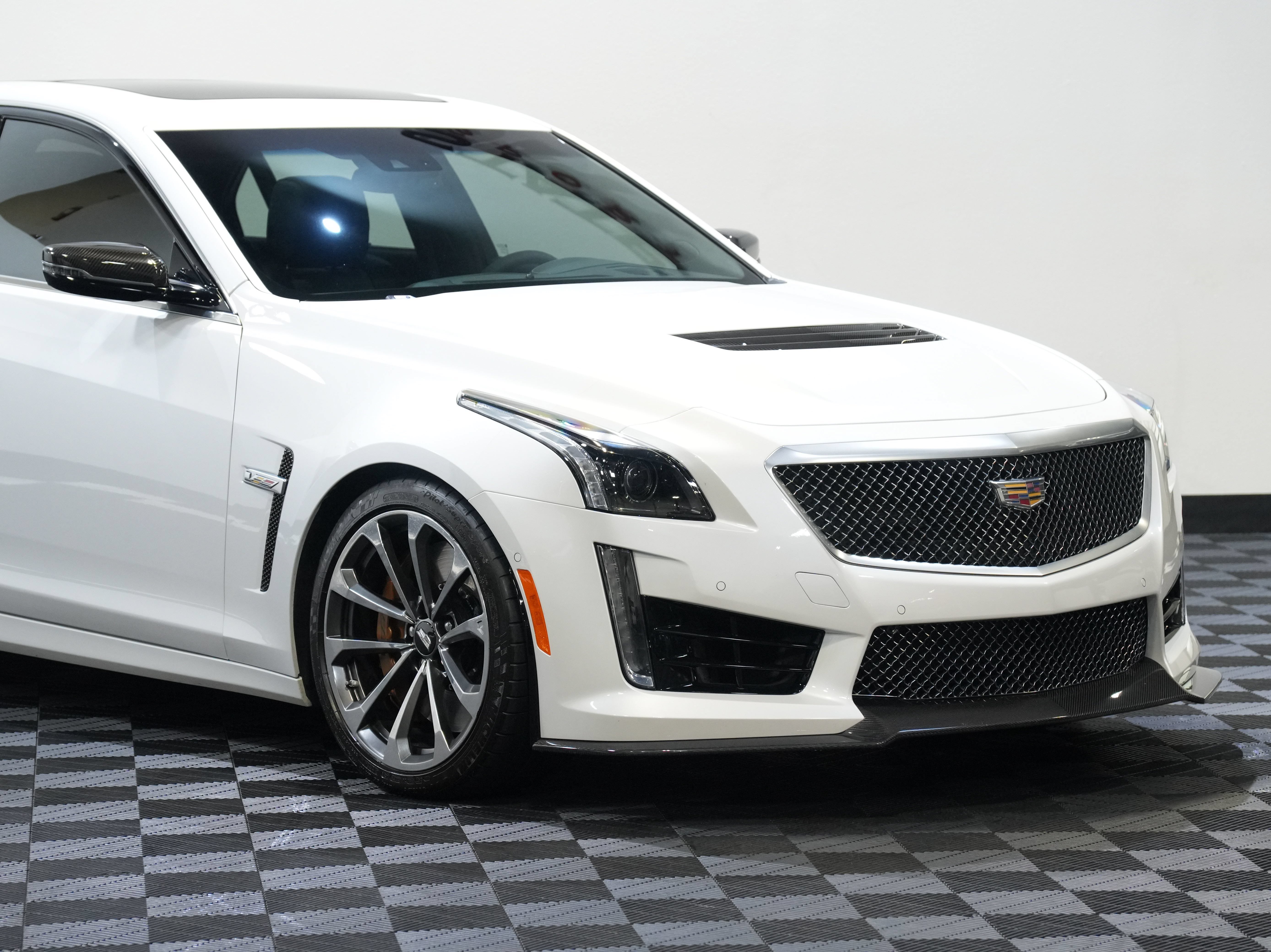 Used 2016 Cadillac CTS V w/ Carbon Fiber Package RWD image 9