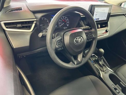 Used 2025 Toyota Corolla LE FWD image 13