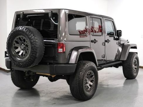 Used 2017 Jeep Wrangler Unlimited Sahara w/ Connectivity Group image 7