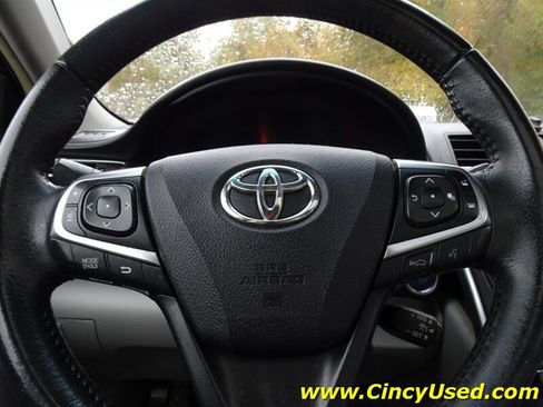 Used 2017 Toyota Camry XLE w/ Moonroof Package FWD image 20