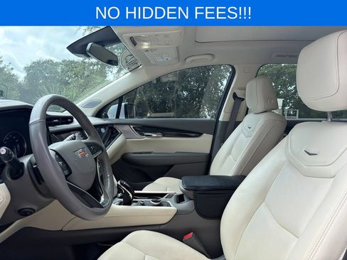 Used 2025 Cadillac XT6 Premium Luxury w/ LPO, Floor Liner Package FWD image 12