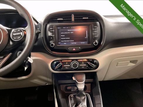 Used 2025 Kia Soul LX FWD image 7