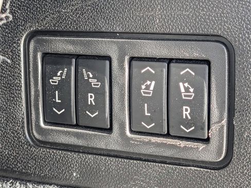 Used 2023 Cadillac XT6 Premium Luxury image 21