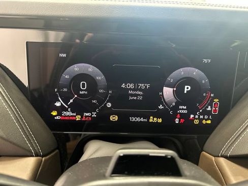 Used 2025 GMC Yukon XL Denali Ultimate AWD/4WD image 25