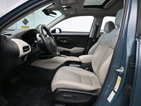 Used 2024 Honda HR-V EX-L image 12