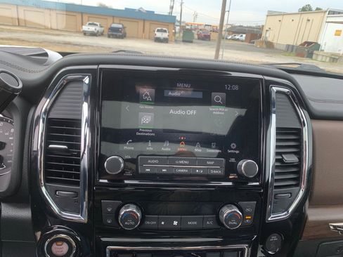 Used 2020 Nissan Titan Platinum Reserve w/ Moonroof Package image 24