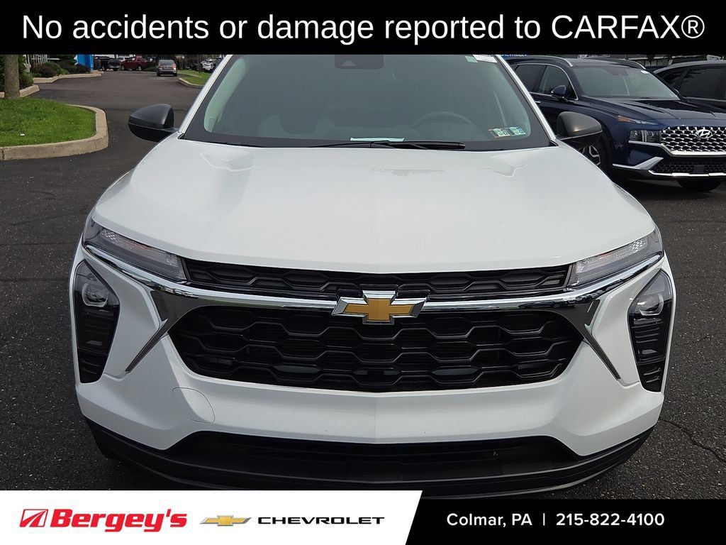 Certified 2024 Chevrolet Trax LS FWD image 2