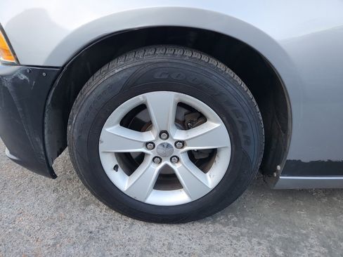 Used 2013 Dodge Charger SE image 26