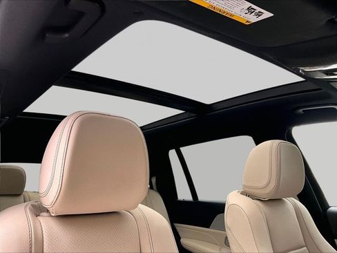 Certified 2025 Mercedes-Benz GLS 450 4MATIC image 17