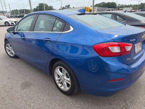 Used 2016 Chevrolet Cruze LT w/ Convenience Package FWD image 4