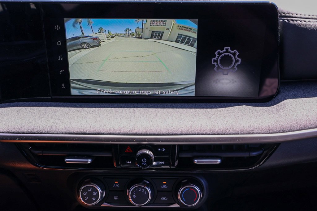 Used 2025 Nissan Kicks SV FWD image 31