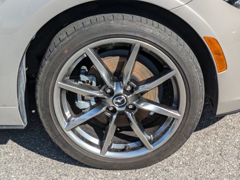 Used 2023 MAZDA MX-5 Miata Grand Touring w/ Weather Package image 11