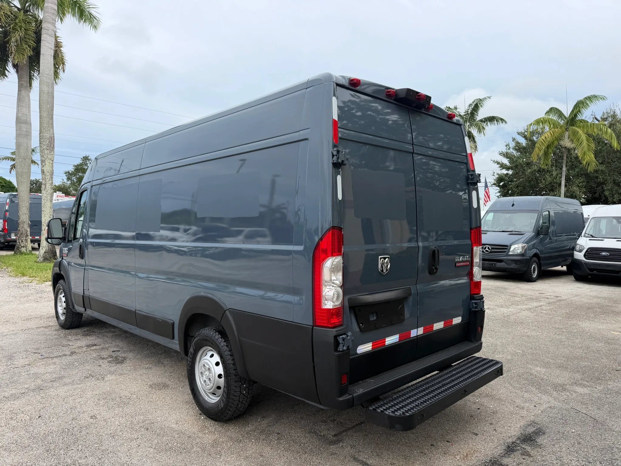 Used 2020 RAM ProMaster 3500 FWD image 3