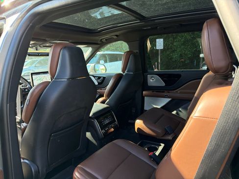 Used 2021 Lincoln Aviator Reserve w/ Equipment Group 208A AWD/4WD image 6
