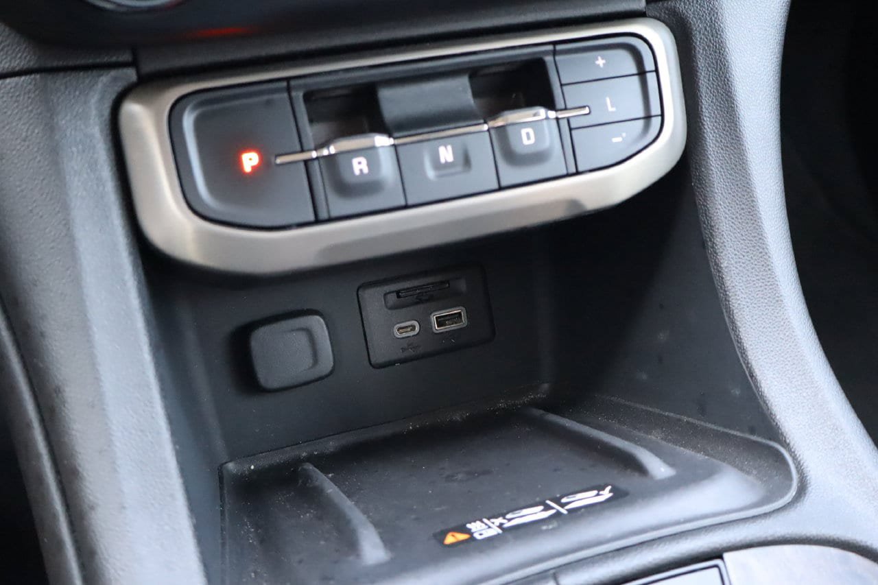 Used 2022 GMC Acadia Denali w/ Trailering Package FWD image 29