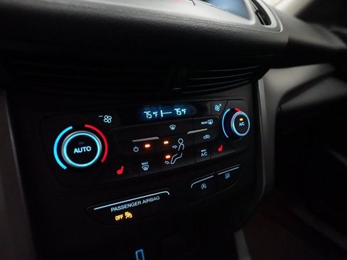 Used 2019 Ford Escape SEL image 22