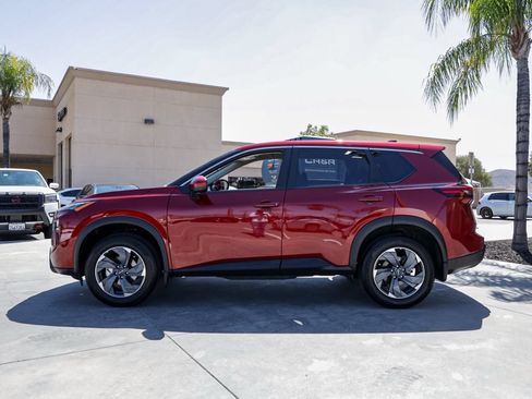 Used 2026 Nissan Rogue SV FWD image 7