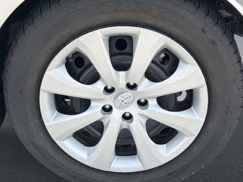 Used 2020 Toyota Corolla LE FWD image 31