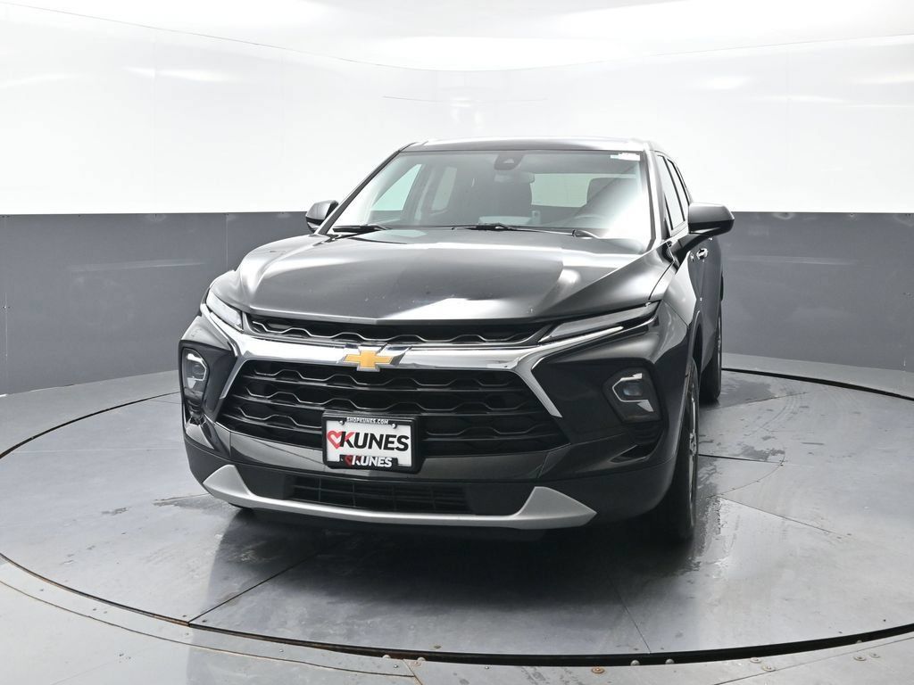 Used 2025 Chevrolet Blazer LT FWD image 7