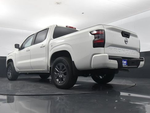 Certified 2025 Nissan Frontier SV image 26